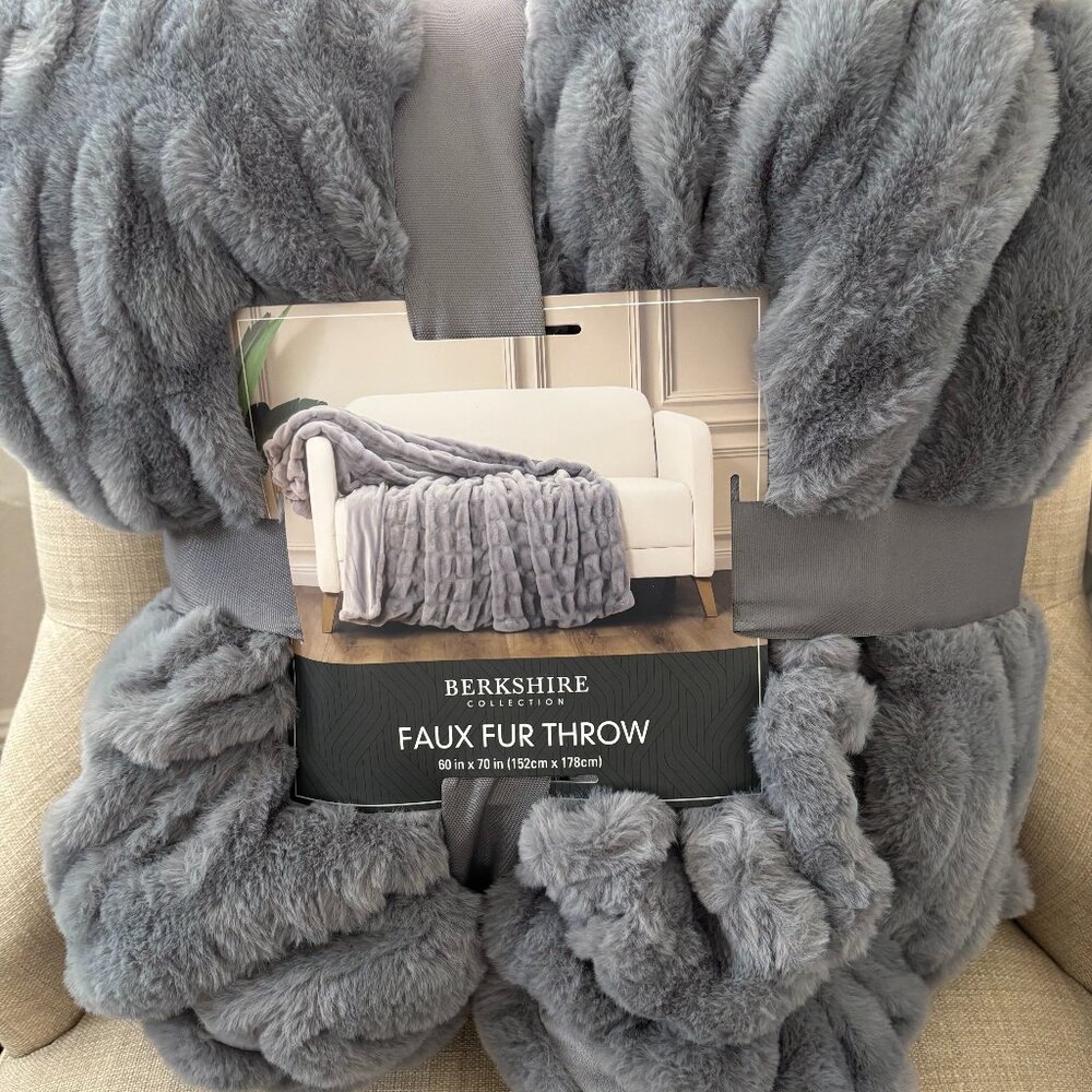 Brand New Berkshire Collection Faux Fur Throw Blanket Gray – 60 x 70 inches